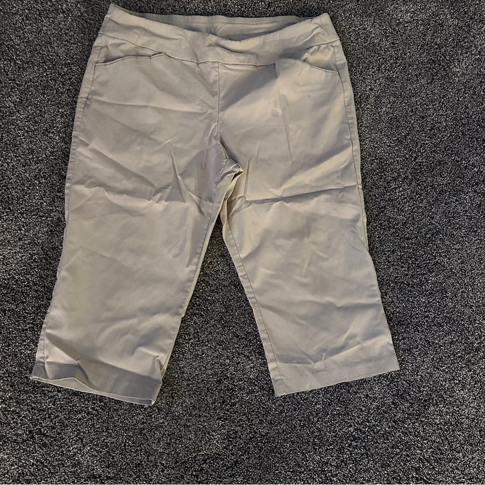 Christopher & Banks Signature Slimming Capri Pants Beige Size 16 Comfortable Fit